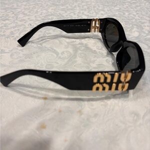 MIU MIU AUTHENTIC cat eye Women black sunglasses